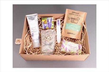 SOUT̎: Vo�av� bal��ek pro maminku