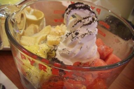 Ban�n s ananasem, zape�en� se zmrzlinou