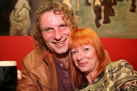 B�ra �t�p�nov�: Jsem lep�� man�elka, ne� milenka