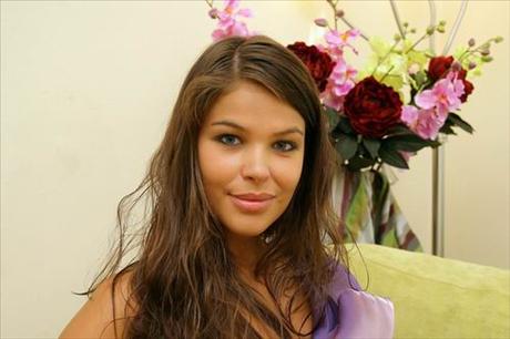 Pro� se vicemiss Zina ��ov��kov� klepe jako ratl�k?