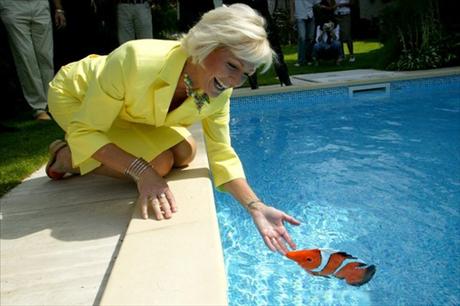 Z Heleny Vondr��kov� je ryb��ka � chytila i �tiku!