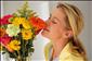Sedm z deseti žen by si přálo dostávat více květin