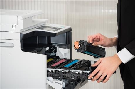 tisk, toner